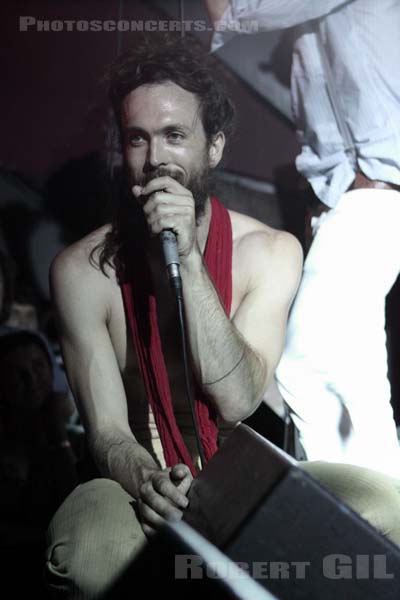 EDWARD SHARPE AND THE MAGNETIC ZEROS - 2009-08-27 - PARIS - Nouveau Casino - 